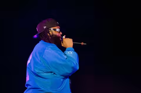 Performer on stage, photographed by GKeyPhoto