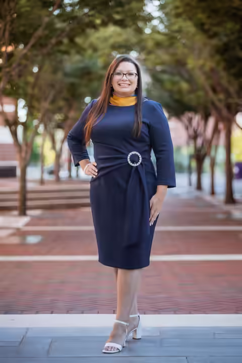 Graduation portrait on campus, photographed by GKeyPhoto